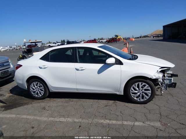 2T1BURHE5JC022472 Toyota COROLLA LE
