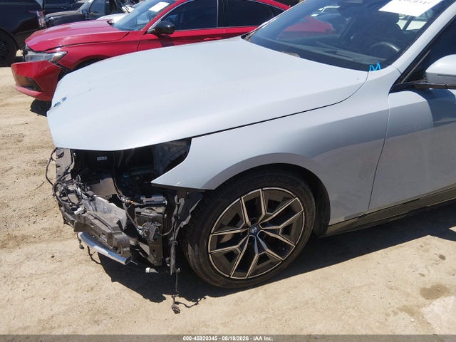 2024 Bmw I5 Edrive40 მანქანა იყიდება აუქციონზე, vin: WBY33FK03RCS00417, აუქციონის ნომერი: 45920345