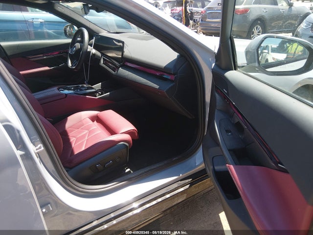 2024 Bmw I5 Edrive40 მანქანა იყიდება აუქციონზე, vin: WBY33FK03RCS00417, აუქციონის ნომერი: 45920345