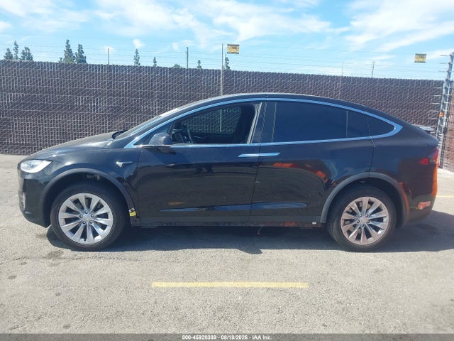 Tesla Model X 60d/70d/75d/90d 2016 5YJXCDE22GF026263 Image 14