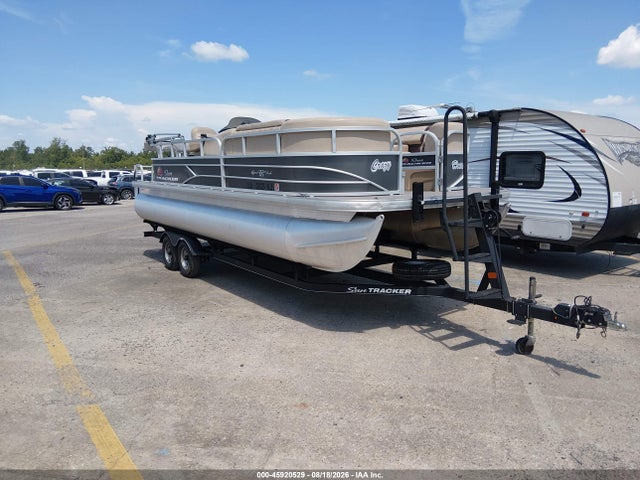 45920529 :رقم المزاد ، BUJ30228E818 vin ، 2018 Tracker Party Barge مزاد بيع