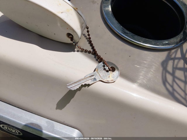 45920529 :رقم المزاد ، BUJ30228E818 vin ، 2018 Tracker Party Barge مزاد بيع