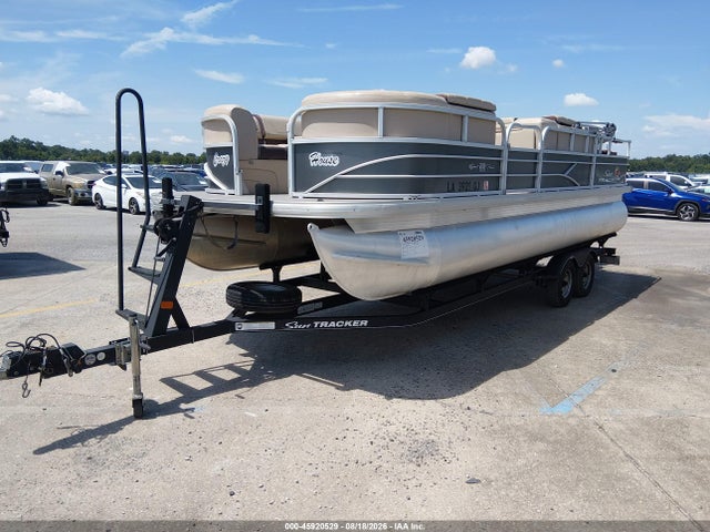 45920529 :رقم المزاد ، BUJ30228E818 vin ، 2018 Tracker Party Barge مزاد بيع
