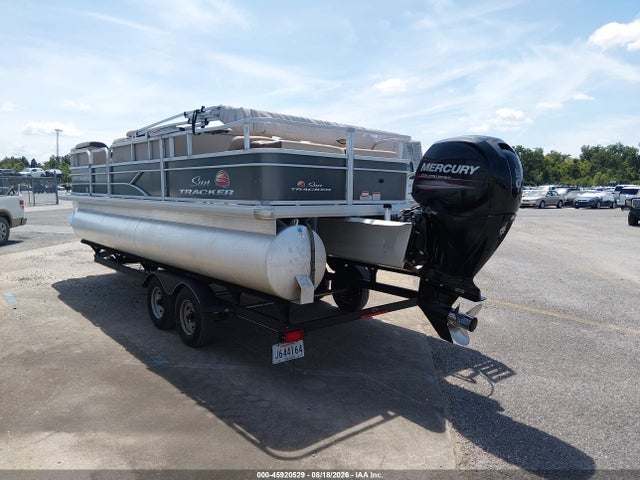 45920529 :رقم المزاد ، BUJ30228E818 vin ، 2018 Tracker Party Barge مزاد بيع