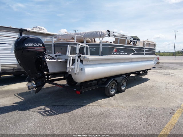 45920529 :رقم المزاد ، BUJ30228E818 vin ، 2018 Tracker Party Barge مزاد بيع