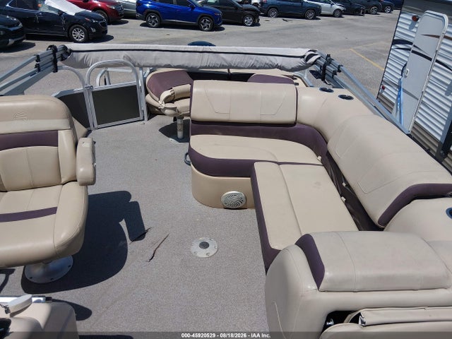 45920529 :رقم المزاد ، BUJ30228E818 vin ، 2018 Tracker Party Barge مزاد بيع