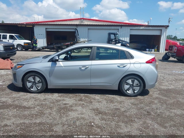 Продаж на аукціоні авто 2020 Hyundai Ioniq Hybrid Blue, vin: KMHC65LCXLU220348, номер лоту: 45920612