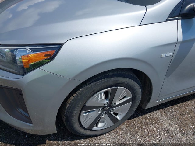 Продаж на аукціоні авто 2020 Hyundai Ioniq Hybrid Blue, vin: KMHC65LCXLU220348, номер лоту: 45920612