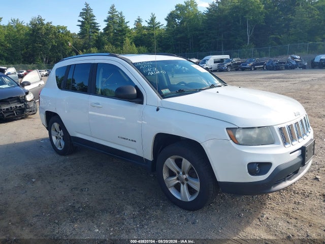 Jeep Compass Latitude 2014 1C4NJDEB7ED816708 main image