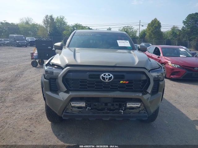 2025 Toyota Tacoma მანქანა იყიდება აუქციონზე, vin: 3TMLB5JN4SM116008, აუქციონის ნომერი: 45920754