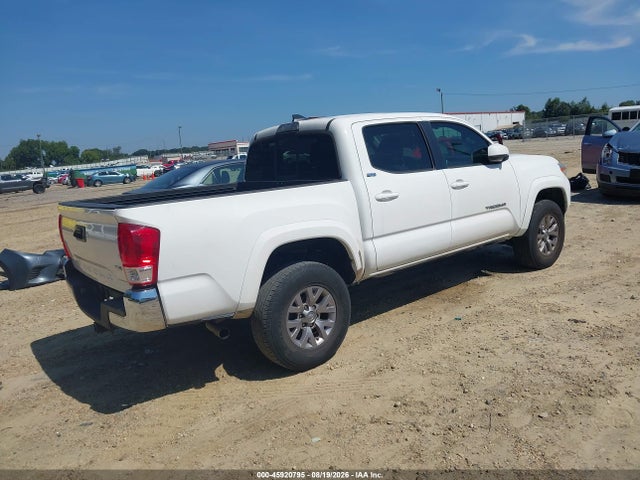 45920795 :رقم المزاد ، 5TFAZ5CN6HX046577 vin ، 2017 Toyota Tacoma Sr5 V6 مزاد بيع