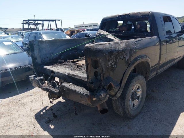 45920838 :رقم المزاد ، 3C6UR5NL5FG644838 vin ، 2015 Ram 2500 Laramie مزاد بيع