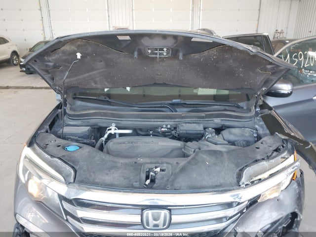 45920921 :رقم المزاد ، 5FNYF6H97HB016927 vin ، 2017 Honda Pilot Touring مزاد بيع
