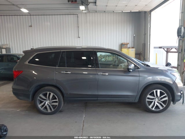 45920921 :رقم المزاد ، 5FNYF6H97HB016927 vin ، 2017 Honda Pilot Touring مزاد بيع