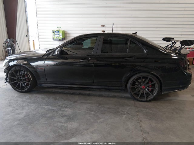 2009 Mercedes-benz C 63 Amg მანქანა იყიდება აუქციონზე, vin: WDDGF77X29F215484, აუქციონის ნომერი: 45920937