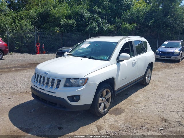 Jeep Compass Latitude 2016 1C4NJDEB5GD541925 Image 2