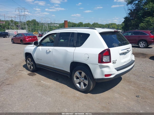 Jeep Compass Latitude 2016 1C4NJDEB5GD541925 Image 3