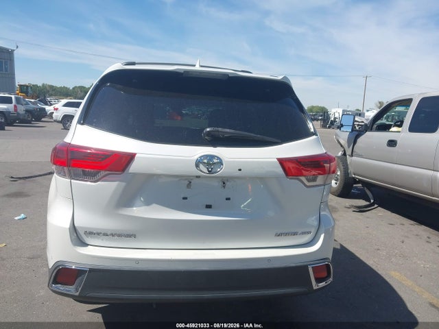 Toyota Highlander Limited 2017 5TDDZRFH5HS444475 Image 17