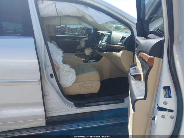 Toyota Highlander Limited 2017 5TDDZRFH5HS444475 Image 5
