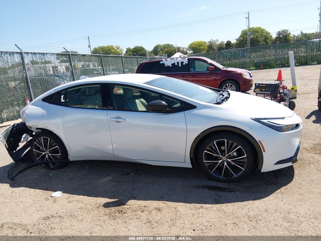 Toyota PRIUS XLE 2024 JTDACAAU4R3045540 Image 13