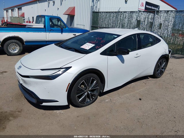 Toyota PRIUS XLE 2024 JTDACAAU4R3045540 Image 2