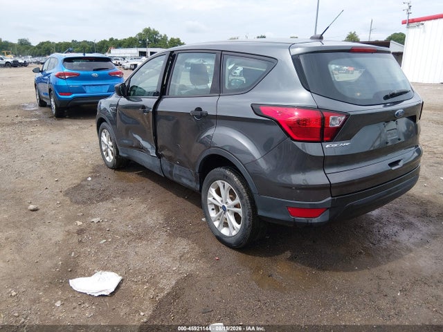 2019 Ford Escape S მანქანა იყიდება აუქციონზე, vin: 1FMCU0F77KUA76649, აუქციონის ნომერი: 45921144