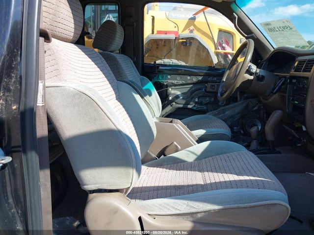 Продажа на аукционе авто 2000 Toyota Tacoma Base V6, vin: 4TAWN72N7YZ586860, номер лота: 45921200