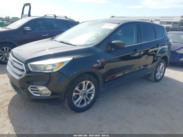 Продажа на аукционе авто 2017 Ford Escape Se, vin: 1FMCU0GD1HUD15450, номер лота: 45921286