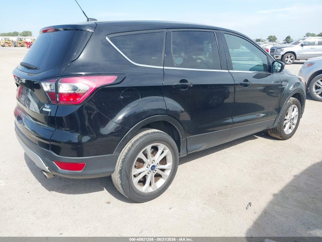 Продажа на аукционе авто 2017 Ford Escape Se, vin: 1FMCU0GD1HUD15450, номер лота: 45921286