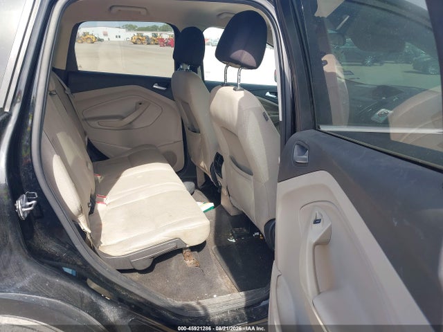 Продажа на аукционе авто 2017 Ford Escape Se, vin: 1FMCU0GD1HUD15450, номер лота: 45921286