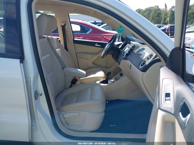 WVGBV7AX2HK038503 Volkswagen Tiguan 2.0t/2.0t S