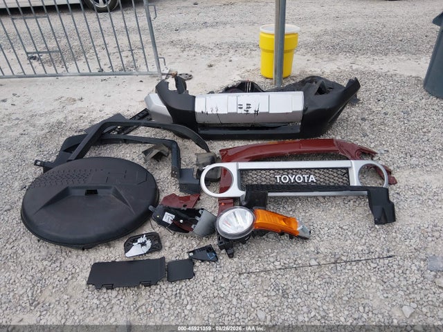2010 Toyota Fj Cruiser მანქანა იყიდება აუქციონზე, vin: JTEBU4BF6AK081061, აუქციონის ნომერი: 45921359