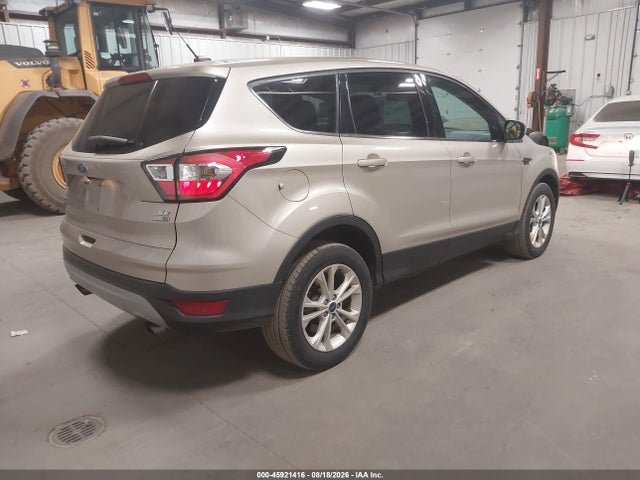 Ford ESCAPE SE 2017 1FMCU9GD6HUA30196 Image 4