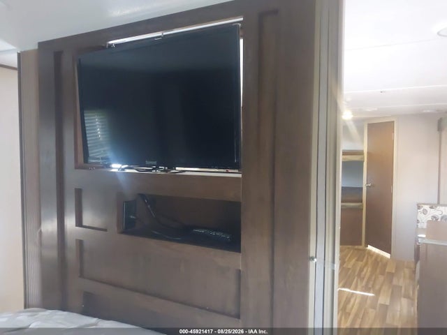 Продажа на аукционе авто 2017 Keystone Hideout 27 Dbs We, vin: 4YDT27D27HN203684, номер лота: 45921417