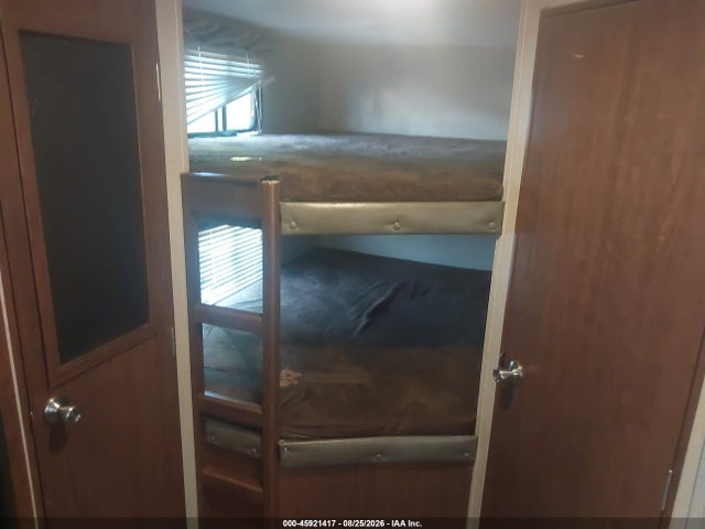 Продажа на аукционе авто 2017 Keystone Hideout 27 Dbs We, vin: 4YDT27D27HN203684, номер лота: 45921417