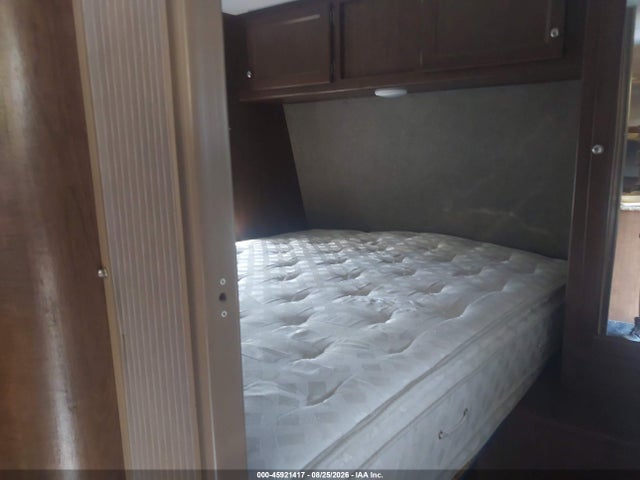 Продажа на аукционе авто 2017 Keystone Hideout 27 Dbs We, vin: 4YDT27D27HN203684, номер лота: 45921417