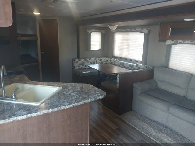 Продажа на аукционе авто 2017 Keystone Hideout 27 Dbs We, vin: 4YDT27D27HN203684, номер лота: 45921417