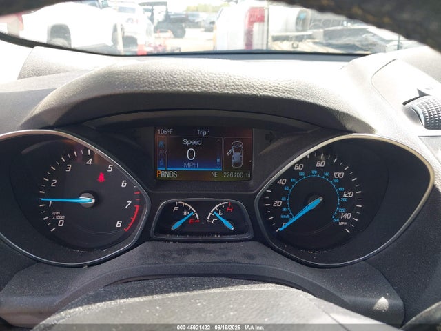 45921422 :رقم المزاد ، 1FMCU0J98FUB60977 vin ، 2015 Ford Escape Titanium مزاد بيع