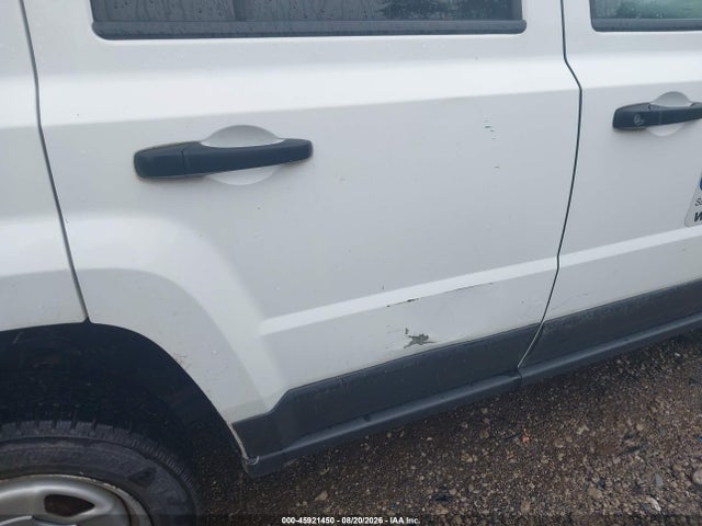 45921450 :رقم المزاد ، 1C4NJPBB0GD721173 vin ، 2016 Jeep Patriot Sport مزاد بيع