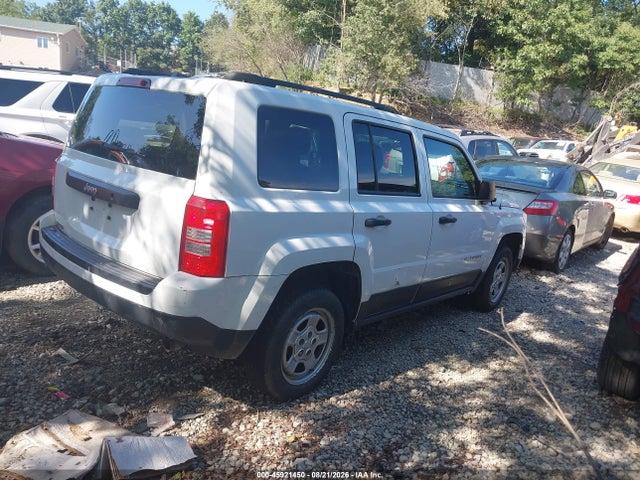 45921450 :رقم المزاد ، 1C4NJPBB0GD721173 vin ، 2016 Jeep Patriot Sport مزاد بيع
