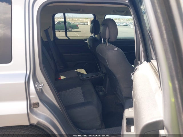 1C4NJPBB2GD527485 Jeep Patriot Sport