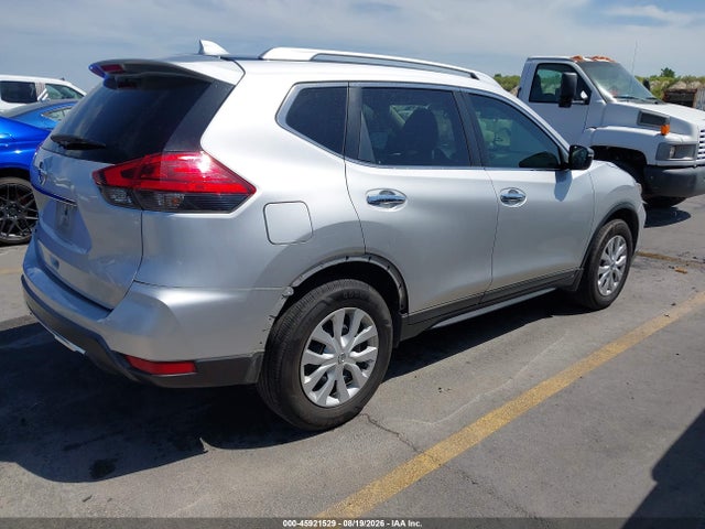 45921529 :رقم المزاد ، KNMAT2MT9HP564471 vin ، 2017 Nissan Rogue S مزاد بيع