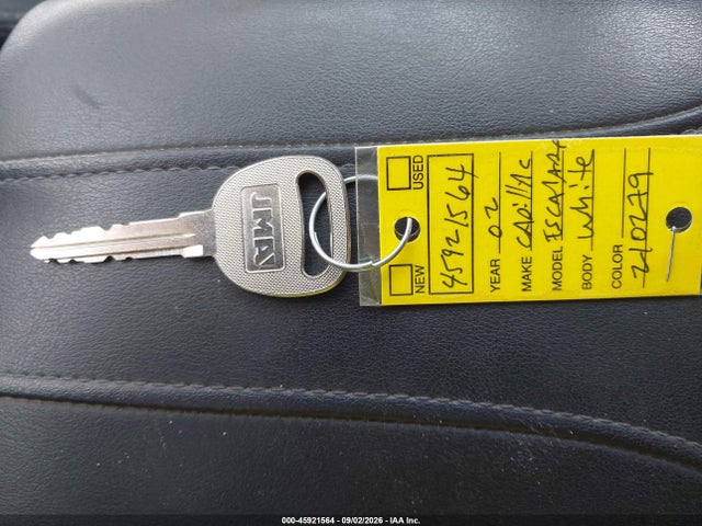 45921564 :رقم المزاد ، 1GYEK63N62R210279 vin ، 2002 Cadillac Escalade Standard مزاد بيع