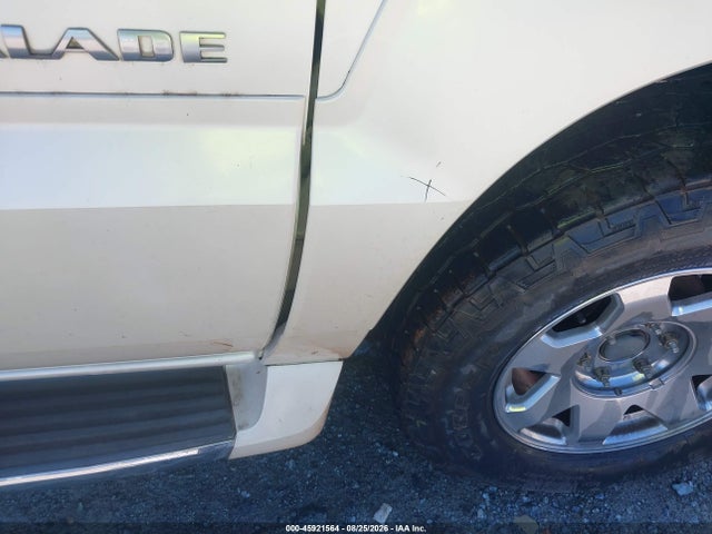 45921564 :رقم المزاد ، 1GYEK63N62R210279 vin ، 2002 Cadillac Escalade Standard مزاد بيع