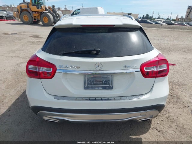 WDCTG4GBXHJ332034 Mercedes-Benz Gla 250 4matic