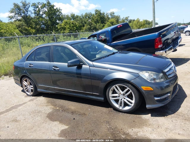 Продаж на аукціоні авто 2013 Mercedes-benz C 250 Sport, vin: WDDGF4HB5DA776866, номер лоту: 45921635