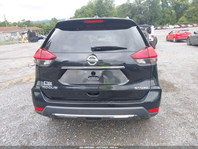 45921645 :رقم المزاد ، 5N1AT2MV8HC832818 vin ، 2017 Nissan Rogue Sv مزاد بيع