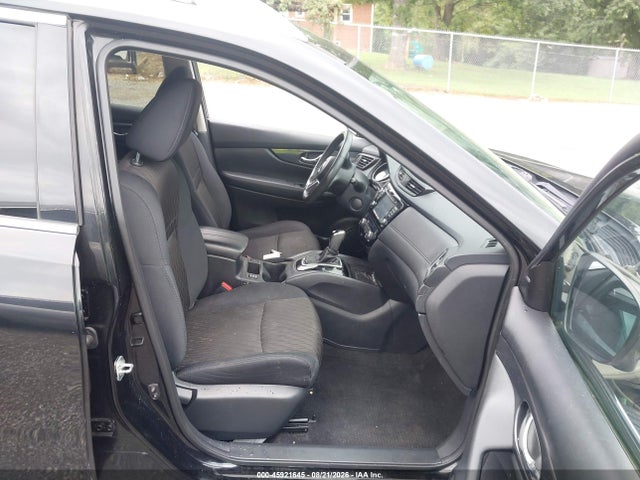 45921645 :رقم المزاد ، 5N1AT2MV8HC832818 vin ، 2017 Nissan Rogue Sv مزاد بيع