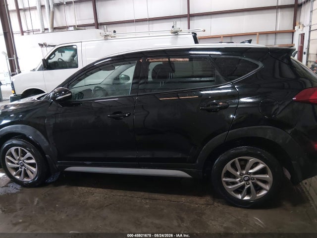 2017 Hyundai Tucson Se Plus მანქანა იყიდება აუქციონზე, vin: KM8J3CA42HU518139, აუქციონის ნომერი: 45921675