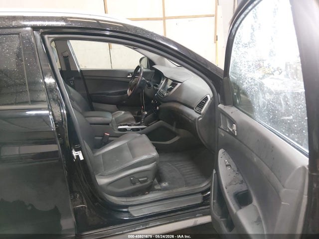 2017 Hyundai Tucson Se Plus მანქანა იყიდება აუქციონზე, vin: KM8J3CA42HU518139, აუქციონის ნომერი: 45921675